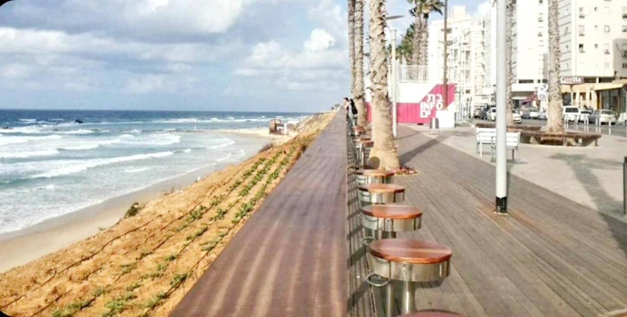 Beachfront Studio Apartment Bat Yam 412 Exterior photo