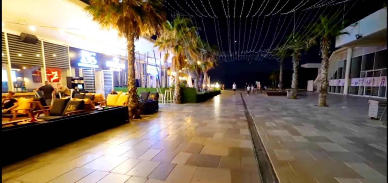 Beachfront Studio Apartment Bat Yam 412 Exterior photo