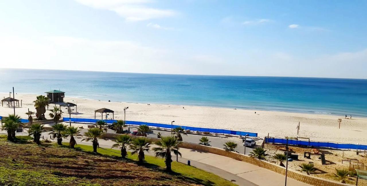Beachfront Studio Apartment Bat Yam 412 Exterior photo