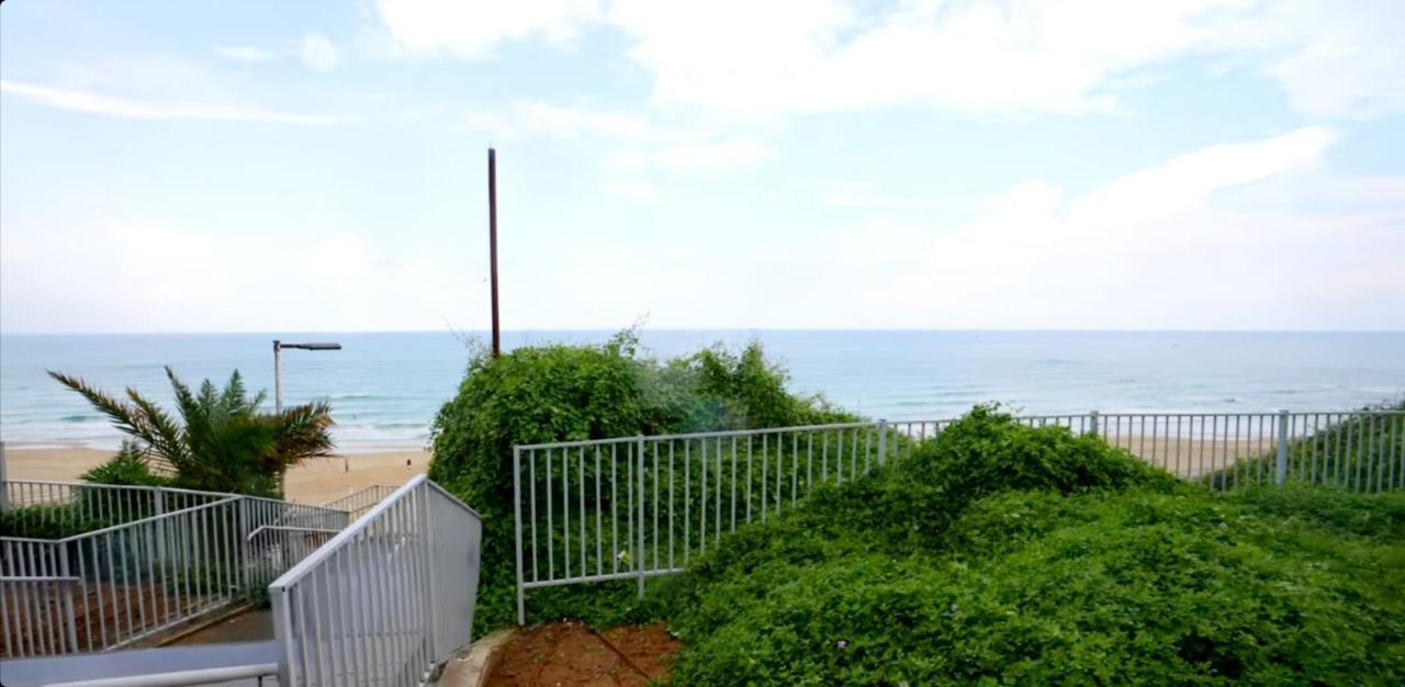 Beachfront Studio Apartment Bat Yam 412 Exterior photo