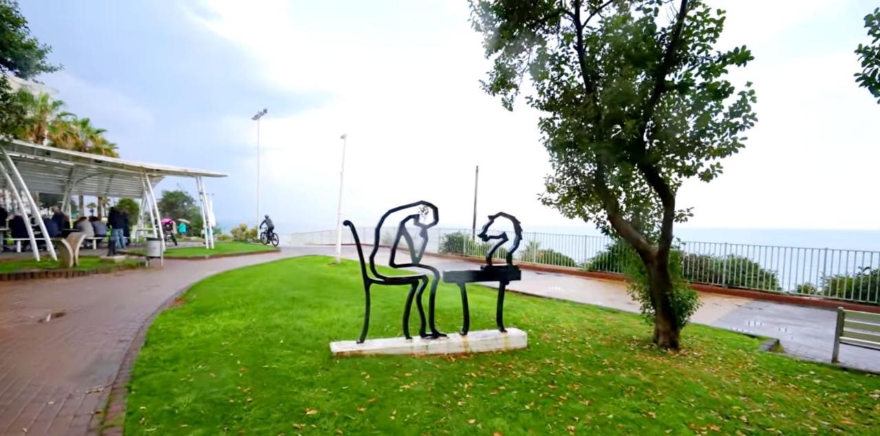 Beachfront Studio Apartment Bat Yam 412 Exterior photo