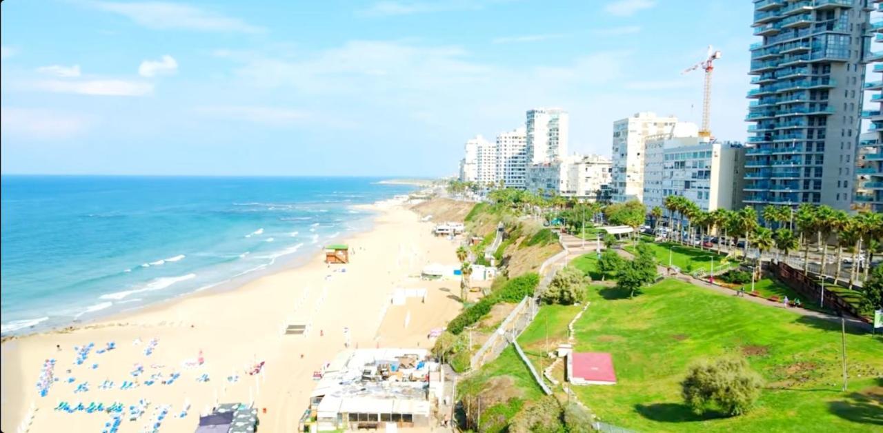 Beachfront Studio Apartment Bat Yam 412 Exterior photo