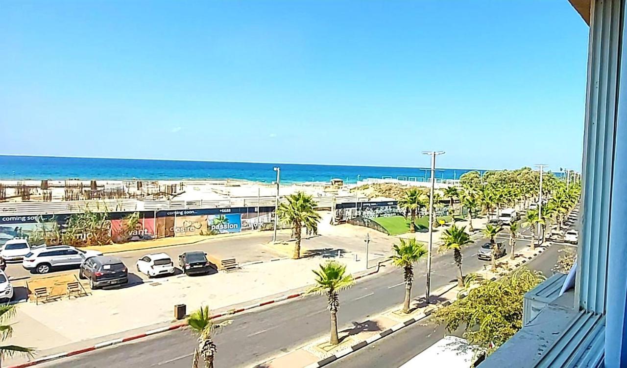 Beachfront Studio Apartment Bat Yam 412 Exterior photo